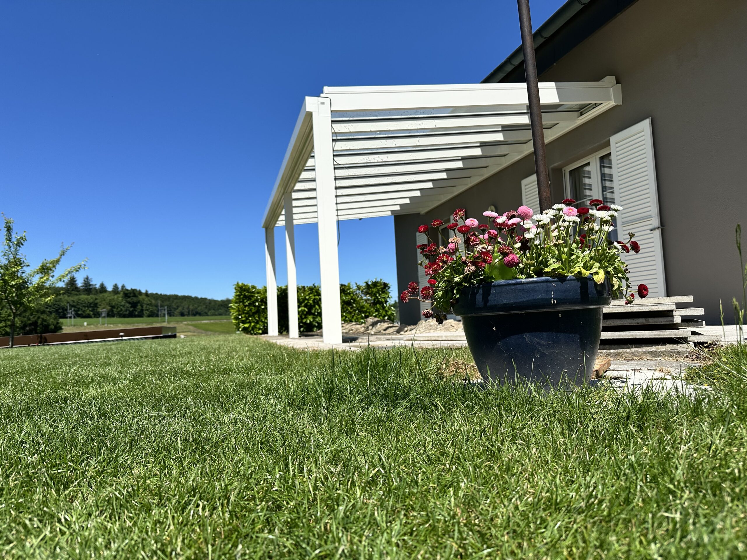 stores pergolas moustiquaires Yverdon